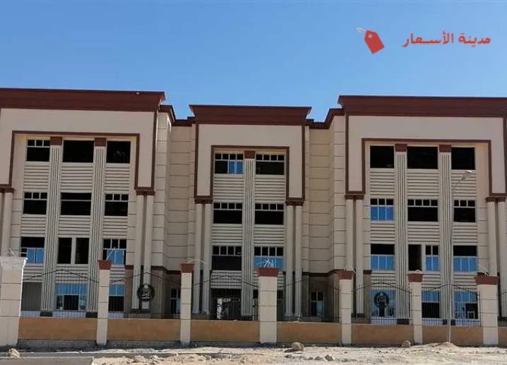 كيف يتم تحديد الرسوم الدراسية في جامعة أسيوط الأهلية؟